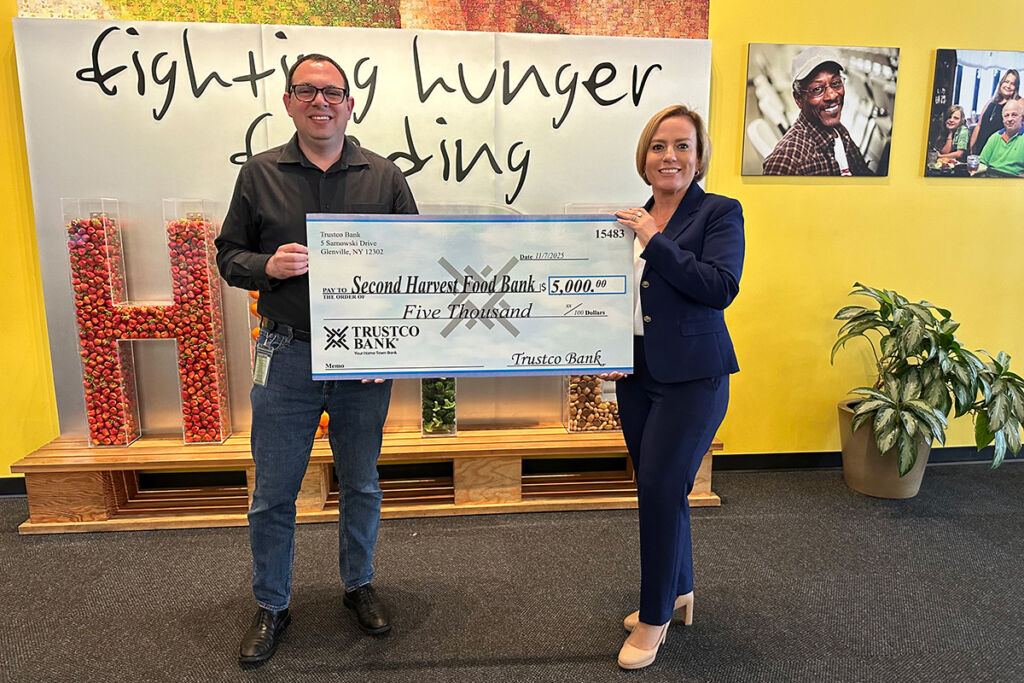 Trustco Bank donation to Second Harvest Food Bank in Florida as part of Month of Thanks