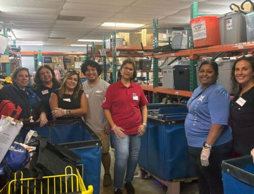 Trustco Bank Volunteers at Sharing Center Florida