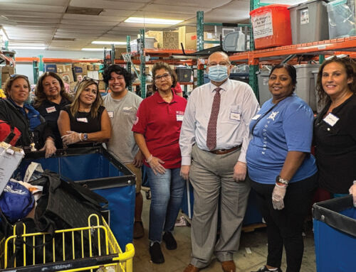 Trustco Bank Volunteers at Sharing Center Florida